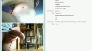 Пацан показал свой огромный болт милой собеседнице в чате