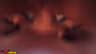 Русская волосатая благоверная широко раздвигает ноги чтобы дорогому было комфортнее трахать