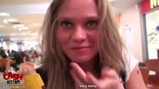 Мужик доводит свою русскую подругу до невероятного оргазма