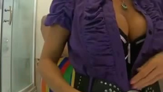 Телочка соблазнила любовника и устроила любительское порно