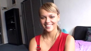 После ебли в пизденку смазали попу Алене и чпокнули в анал большим членом