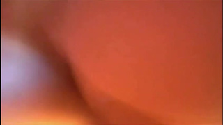 Кокетка с красивой фигурой занимается любительским сексом на камеру