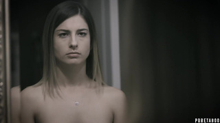 Факеры замутили настоящее садо-мазо над культурной цыпой