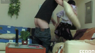 Сынок стянул с милфы трусы и чпокнул её в задницу