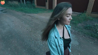 Разочек кому попало за деньги дала, это не делает меня шлюхой, да?