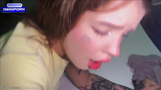 Она мне предложила секс, а я не против — оттрахал прямо на капоте