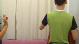 Племянник проведал тетушку и выебал ее в рот на кровати