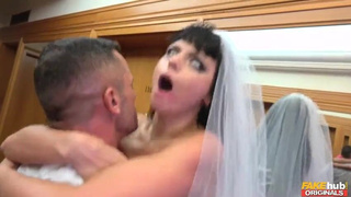 Мужичек отжарил пьяную телку после девичника